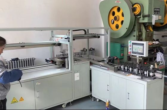 Pengelolaan tanpa awak Filter saku Mesin pembentuk kerangka internal 220V 5.5KW
