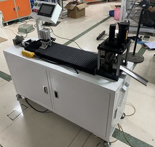 Full Automatic Air Filter Making Machine Aluminium Profile Tekanan udara 7pa